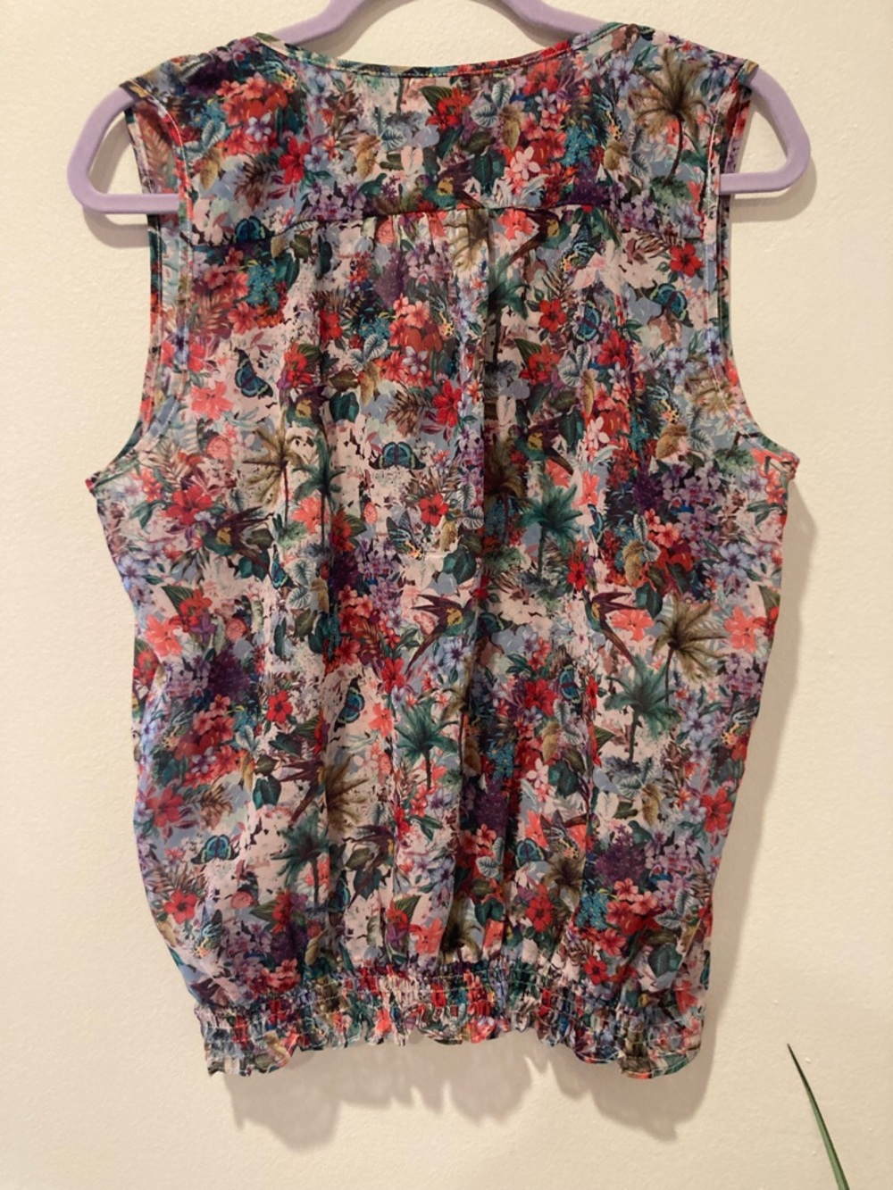 Ecru Floral Sleeveless V-Neck in Multicolor Sheer Top - Picture 6 of 6